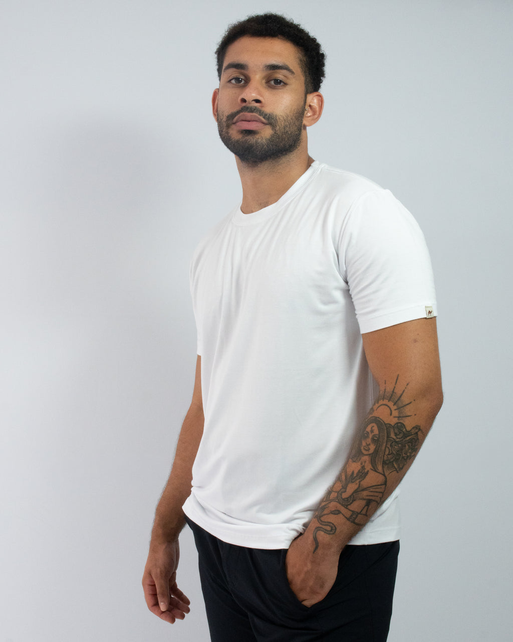 T-SHIRT ANTIODOR BRANCA