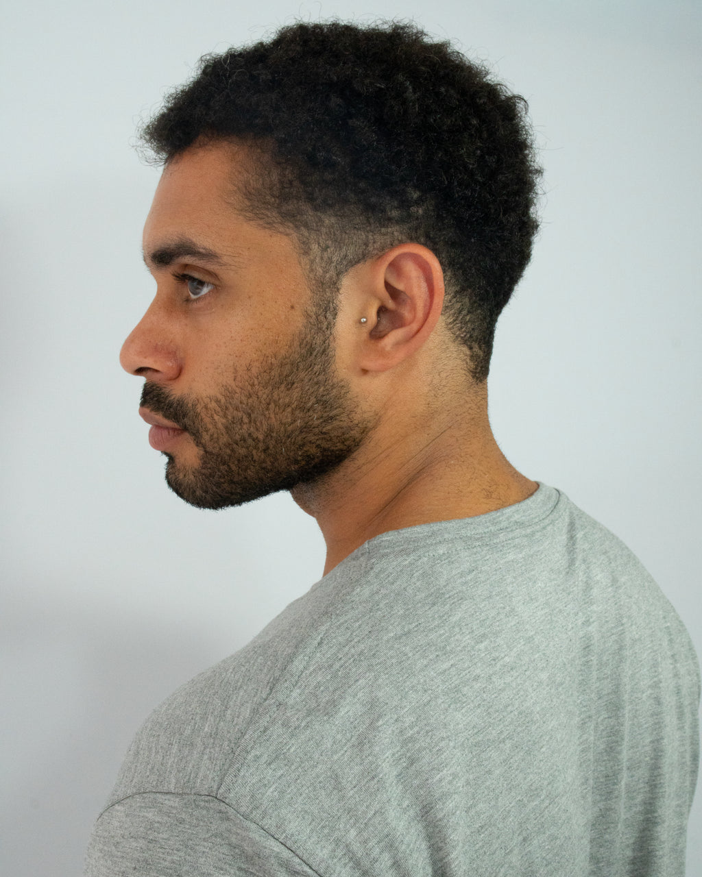 T-SHIRT ANTIODOR CINZA