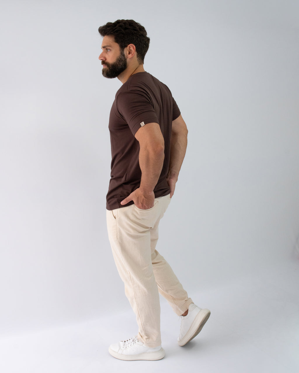 T-SHIRT ANTIODOR MARROM